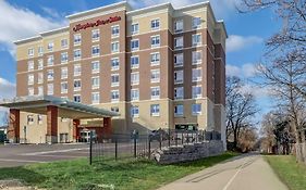 Hampton Inn & Suites Cincinnati Midtown Rookwood